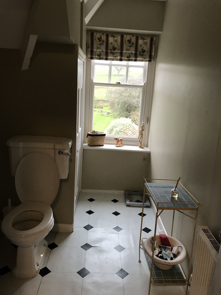 Ali's Lovely Double Room photo 3
