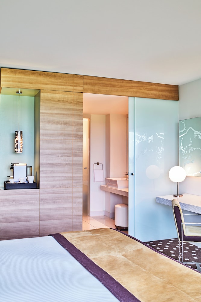 Deluxe Room - Photo 3
