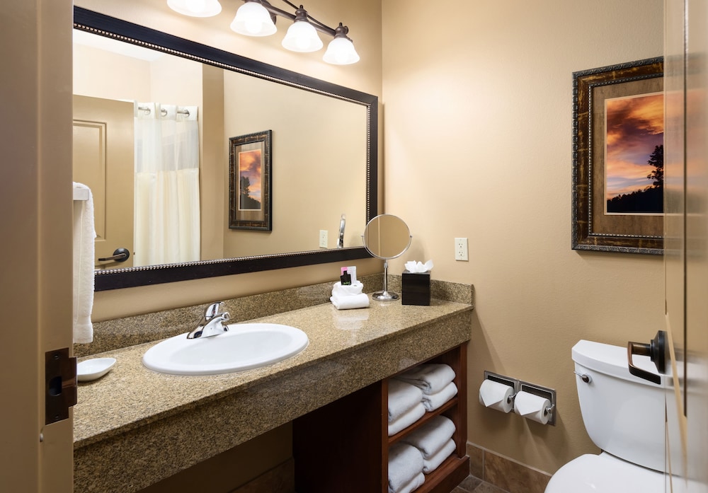 Standard Room, 2 Queen Beds (Accessible Double Queen) - Photo 3