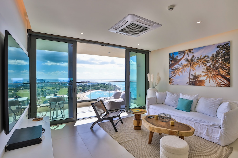 Luxury Apartment, Balcony, Beach View