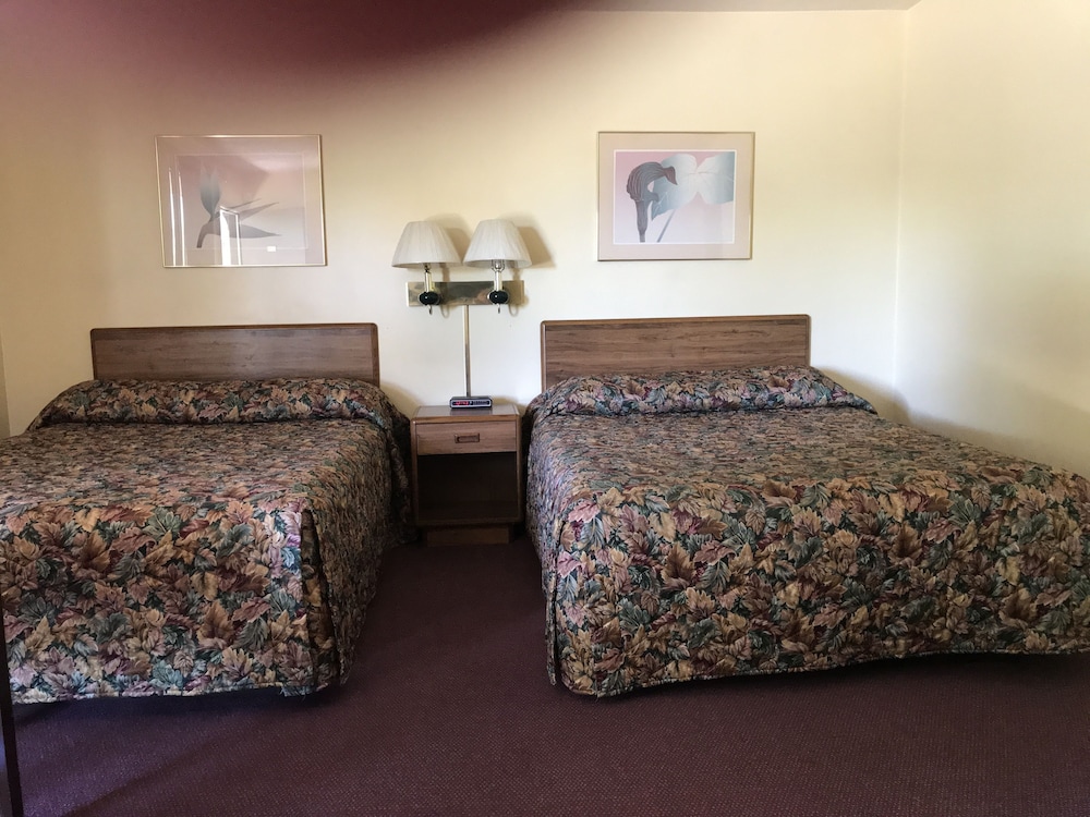Room, 2 Queen Beds, Non Smoking, Refrigerator & Microwave