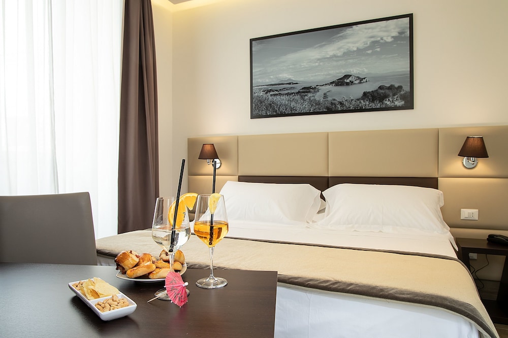 Classic Double Room, 1 Queen Bed - Photo 19