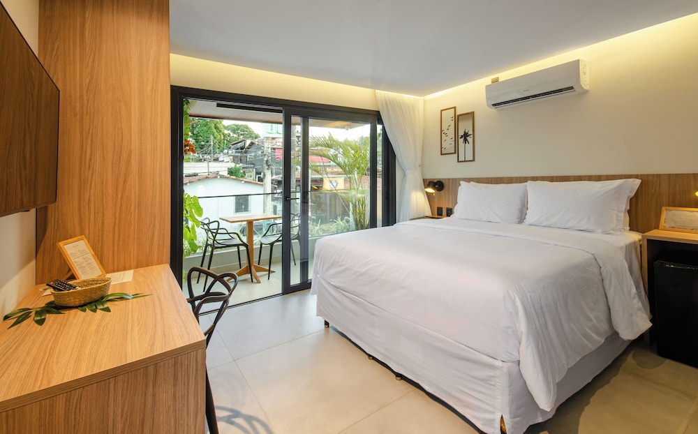 Executive Suite, City View