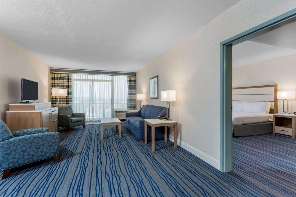 Room, 2 Queen Beds, Accessible, Oceanfront (Mobility) - Photo 3