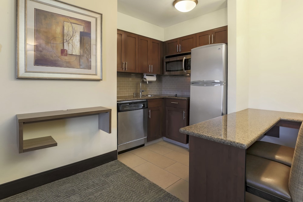 Suite, 1 Bedroom, Kitchen - Photo 5