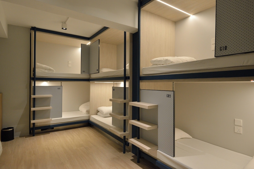1 bed in 8 Bed Mixed Dorm photo 1
