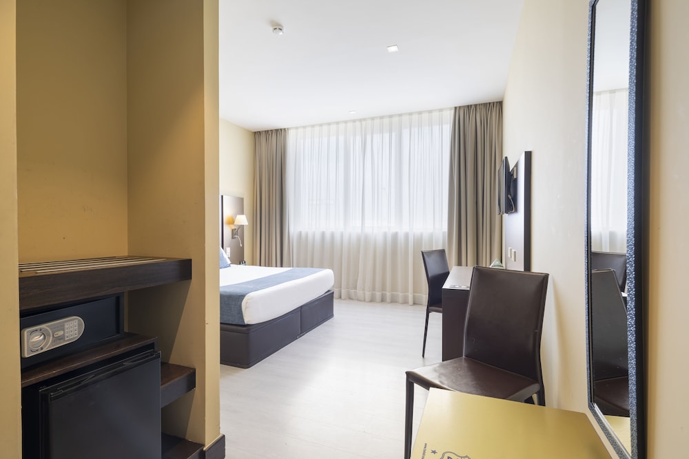 Standard Double Room - Photo 6