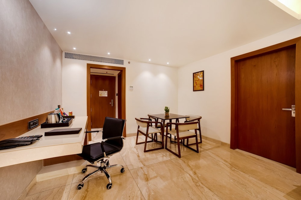 Hazel Suite - Photo 3
