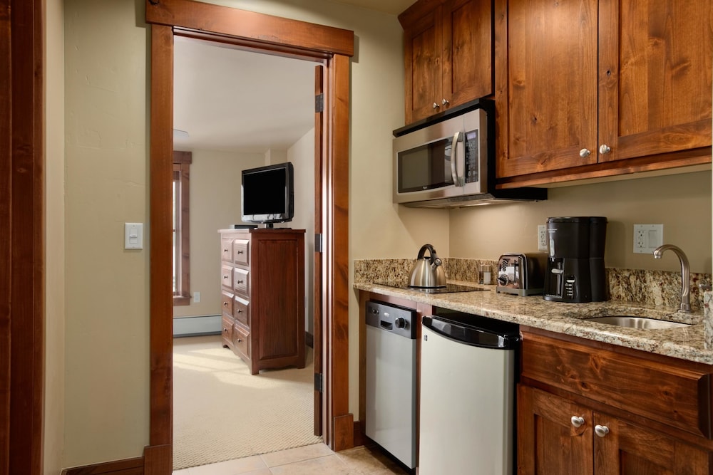 Grand Lodge Peak 7  Suite photo 3