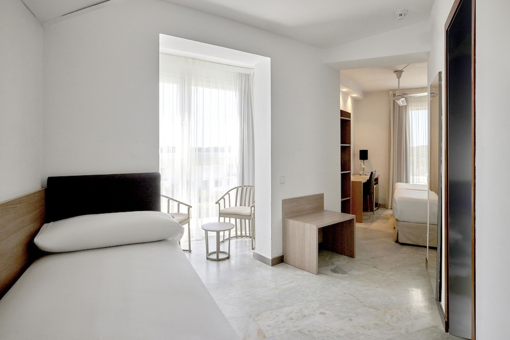Triple Room - Photo 2
