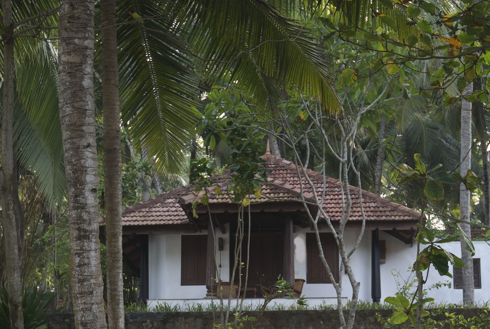 Superior Cottage, 1 King Bed, Partial Sea View - Photo 2