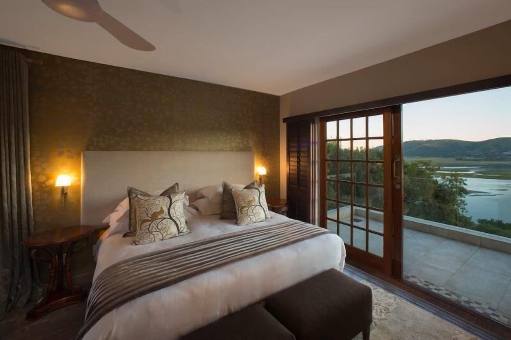 Luxury Lagoon Facing Executive Suites photo 1