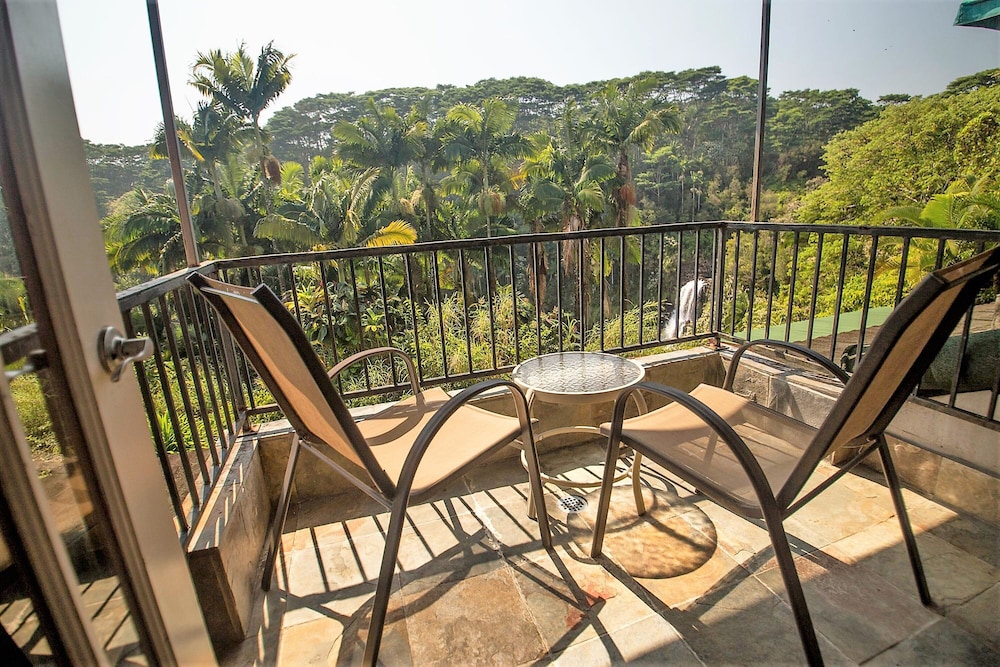 Premium Double Room, 1 Queen Bed, Balcony, River View photo 1