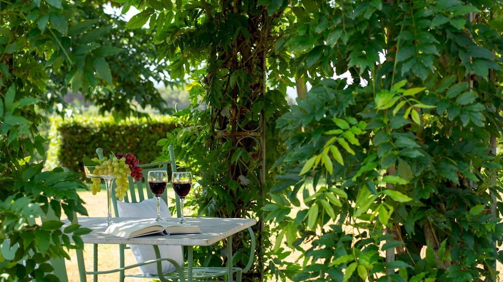 Villa photo 2