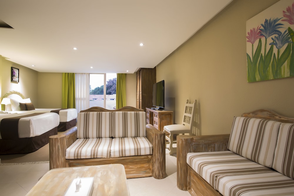 Premier Suite, 2 Double Beds - Photo 2