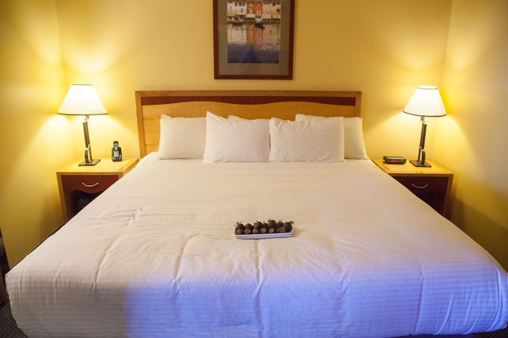 Suite, Jetted Tub, 1 King Bed - Photo 3