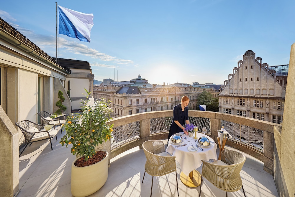 Suite, 1 King Bed (Mandarin Rooftop)