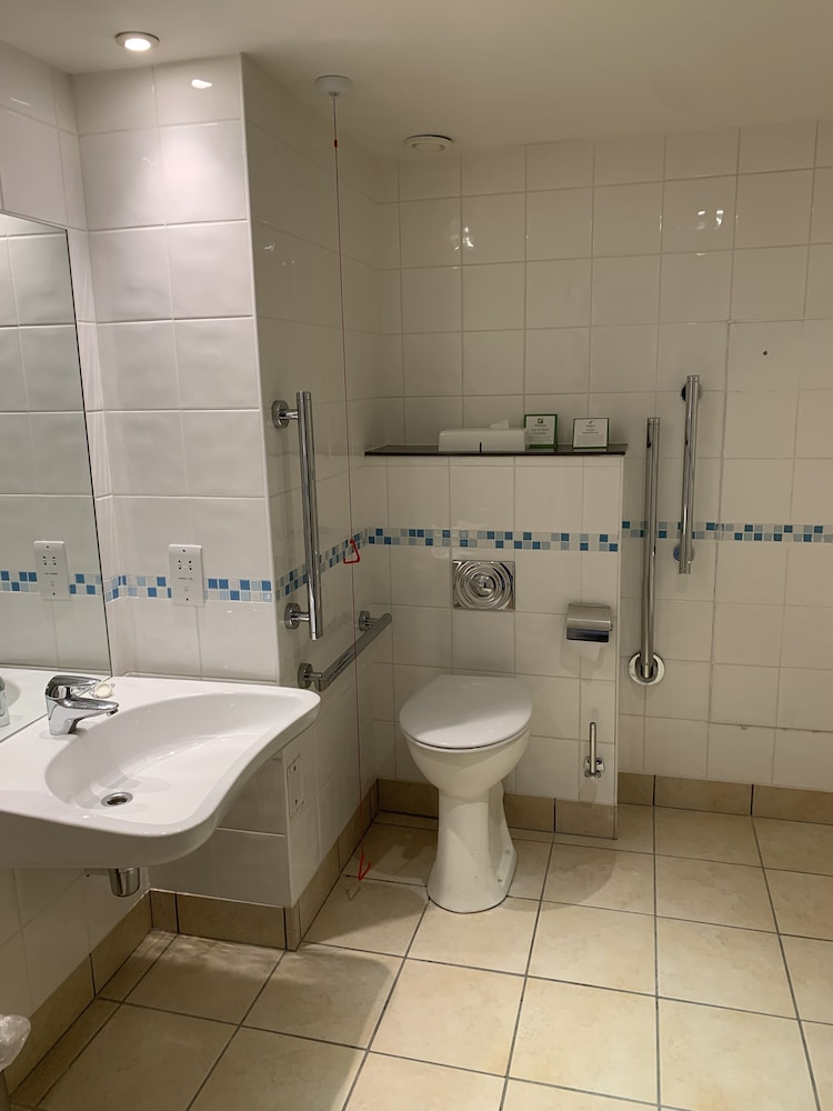 Standard Room, 2 Twin Beds, Accessible - Photo 6