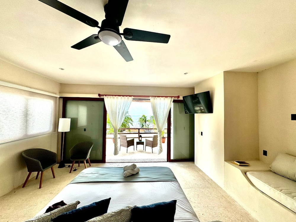 Deluxe Suite, Balcony, Sea View photo 2