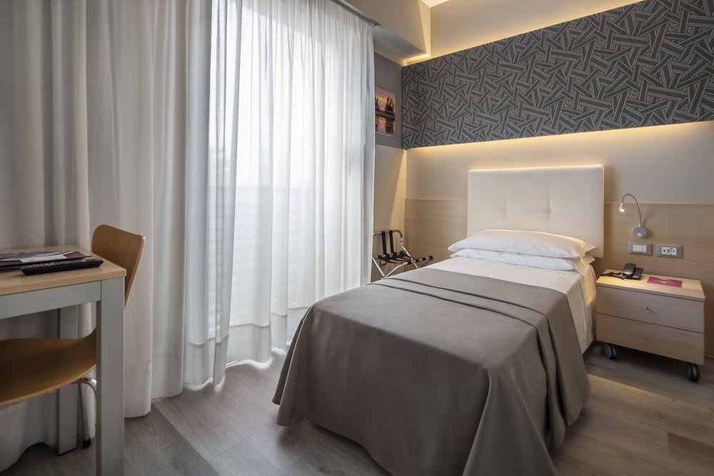 Single Room photo 1
