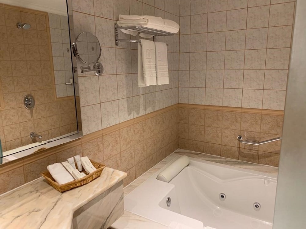 Royal Suite, 2 Bedrooms, Accessible - Photo 12