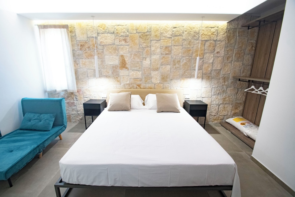 Deluxe Studio Suite, Balcony, Sea View