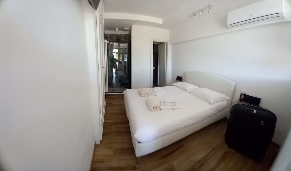 Basic Studio, 1 Queen Bed, Non Smoking, Kitchen (13) photo 1