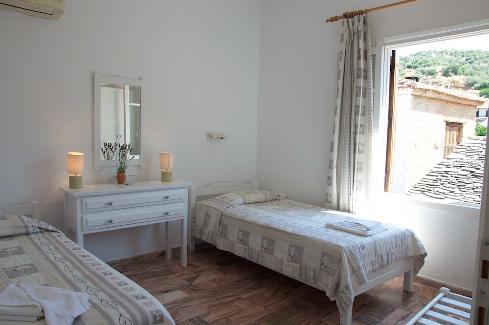Family Apartment, 2 Bedrooms photo 3