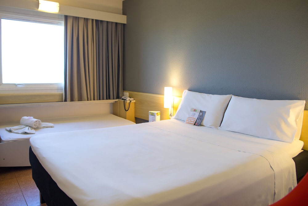 Room, Multiple Beds - Photo 5