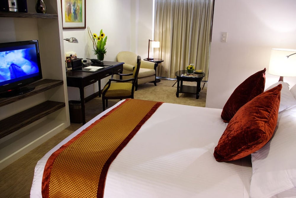 Deluxe Room - Photo 12