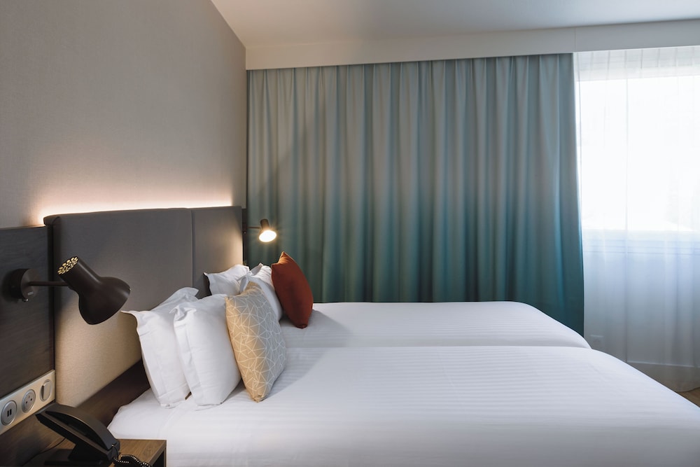 Standard Room, Multiple Beds - Photo 7