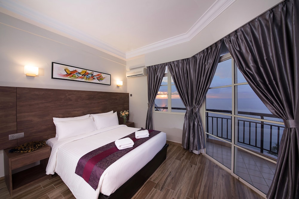 Two Bedroom Deluxe Apartment (Without Kitchen Facilities) photo 1