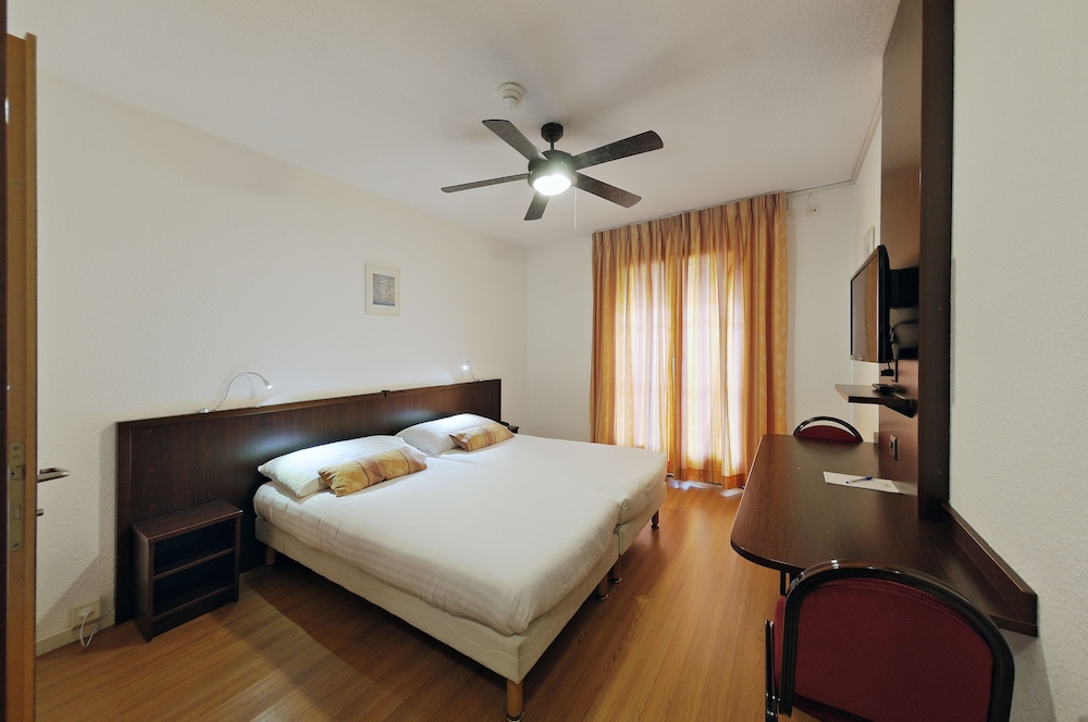 Classic Double Room Single Use, 1 Twin Bed, Non Smoking photo 3