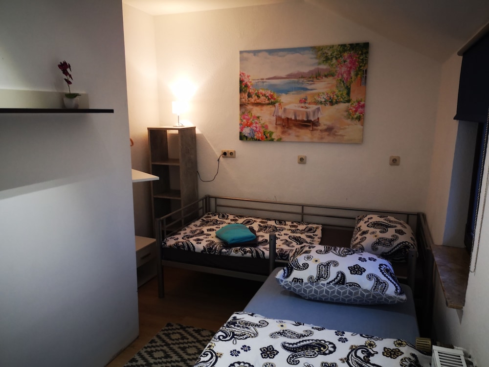 Twin Room (Heisenberg) photo 3