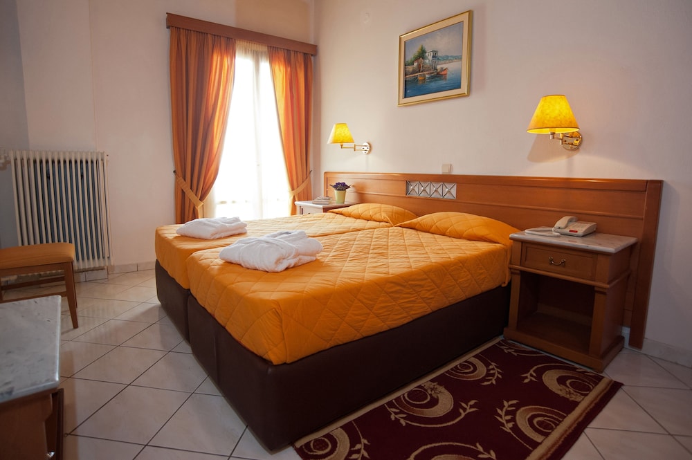 Double or Twin Room (Gorge View) - Photo 9