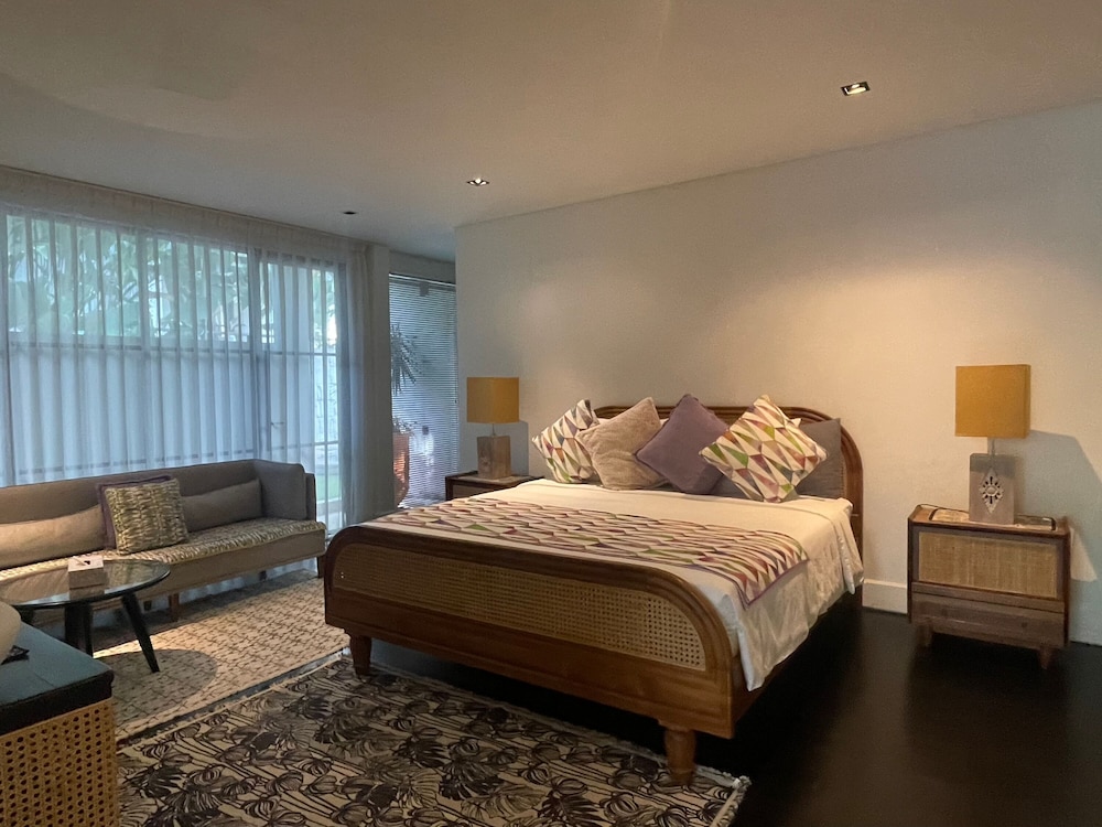 Suite, Garden View