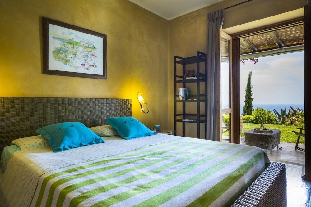 Villa photo 1