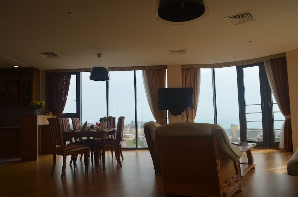 Apartment photo 2