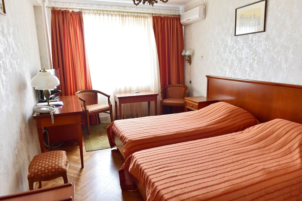 Standard Double or Twin Room photo 1