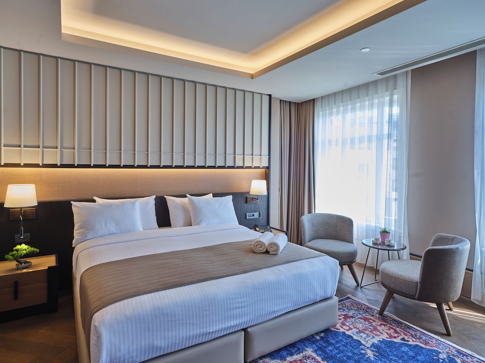 Superior Double Room, City View photo 2