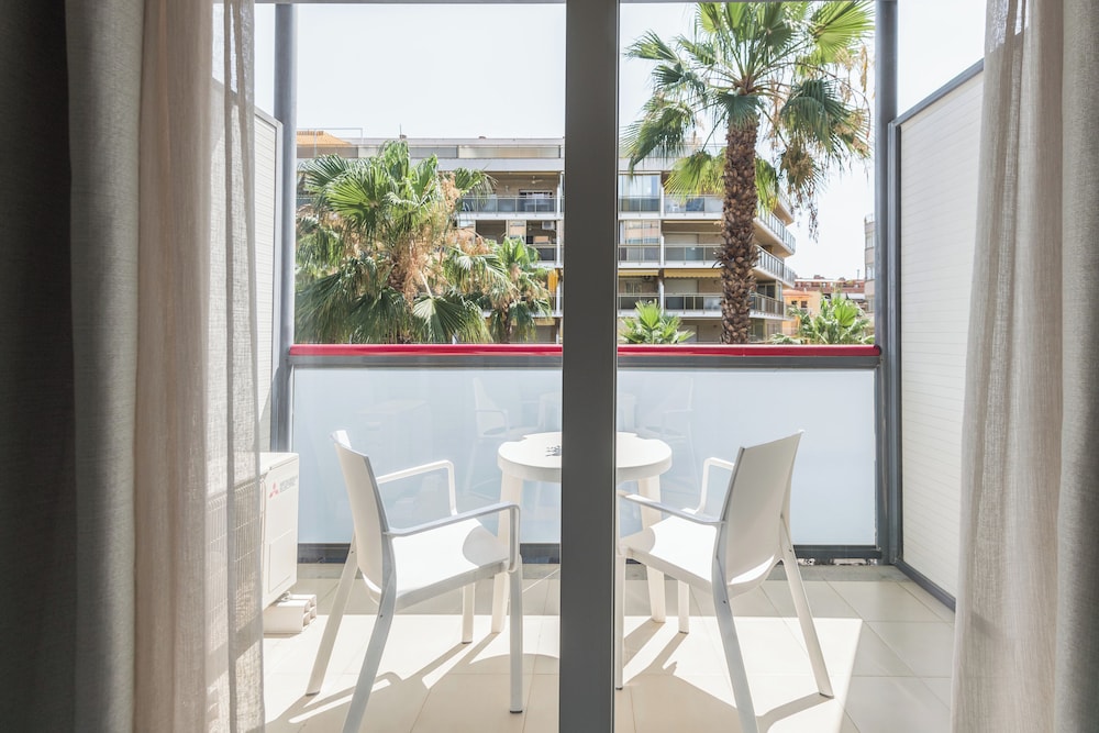 Standard Room, Balcony - Photo 7