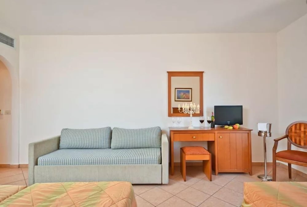 Comfort Family Room Garden view - Photo 4