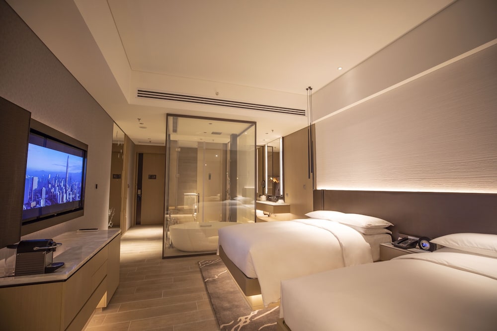 Room, 2 Double Beds, City View - Photo 4