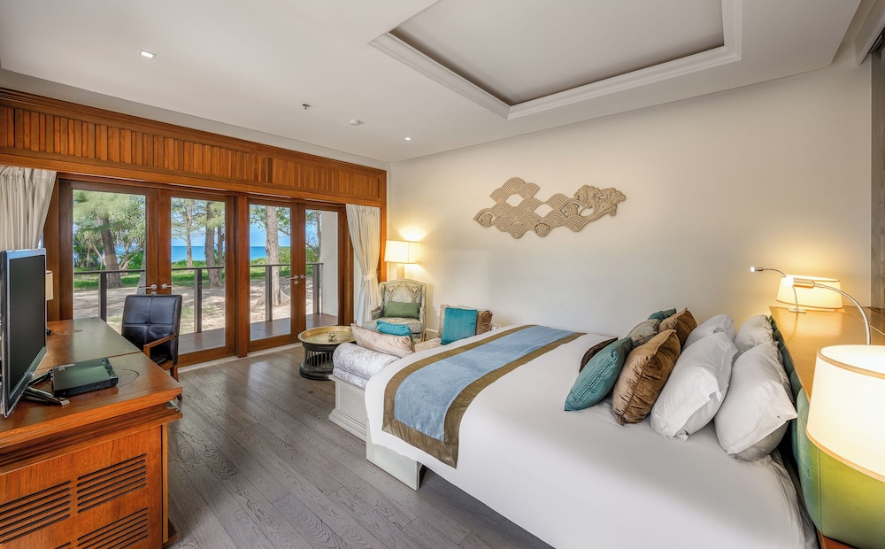 Standard Suite, 1 King Bed, Private Pool, Sea View (Villa One Bedroom Private Pool Beachf) photo 1