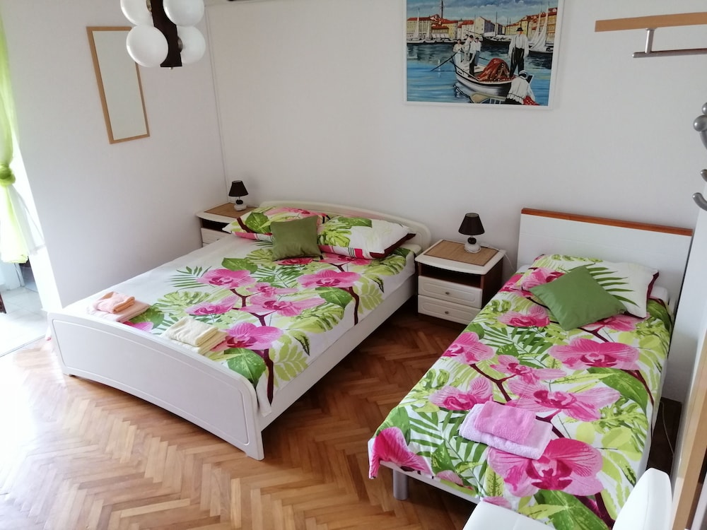Triple Room (1)