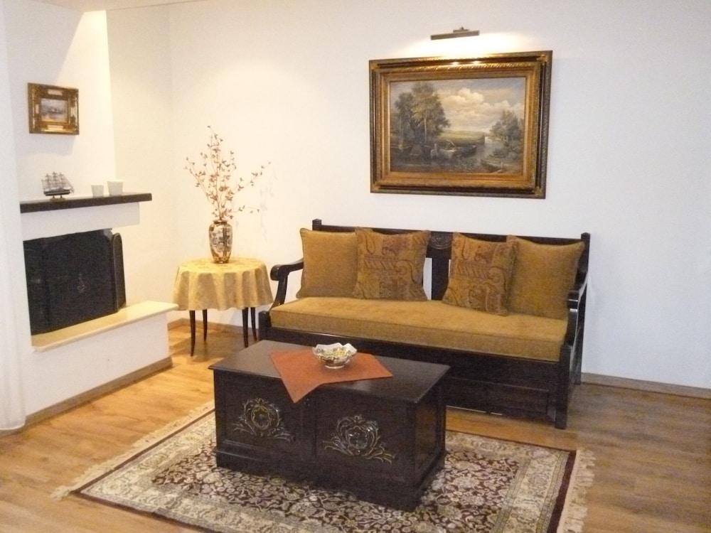 Apartment, Lake View