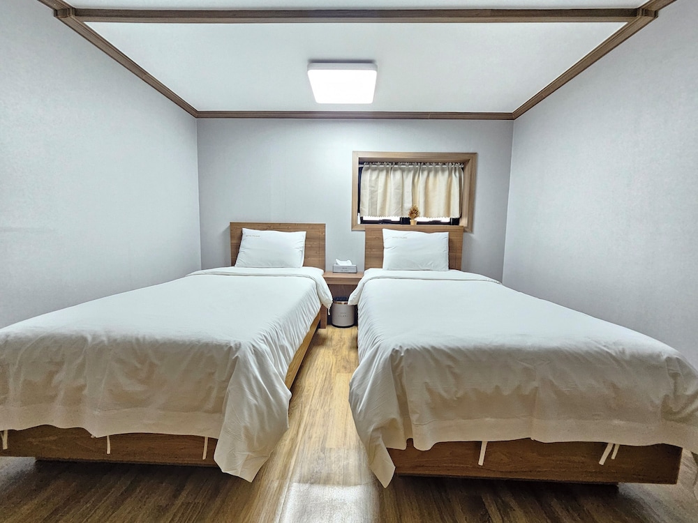 Family Duplex, Non Smoking, Partial Sea View photo 3