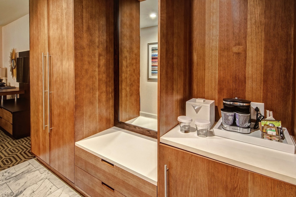 ADA Accessible, Suite, 1 Bedroom, Accessible (Roll-In Shower) photo 2