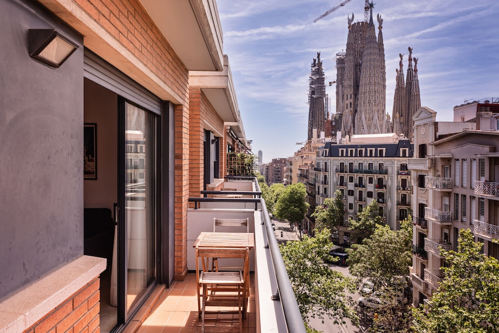 Apartamento, 2 Habitaciones, Balcón, Vista a la Ciudad