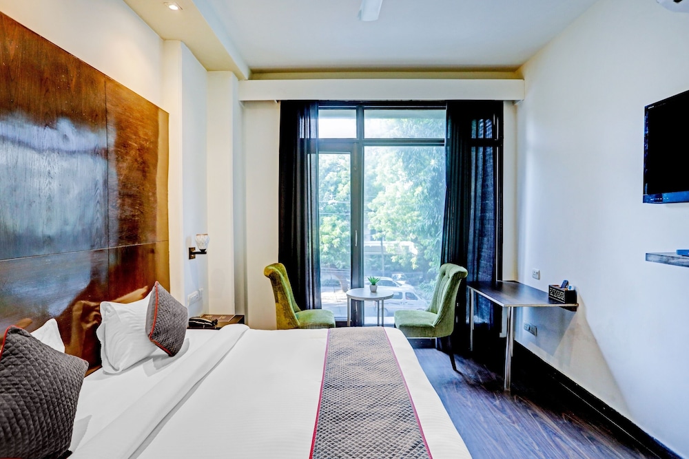 Deluxe Double or Twin Room, Balcony, City View - Photo 13